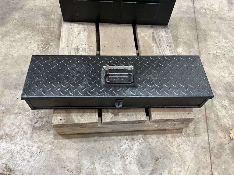 Metal toolbox
