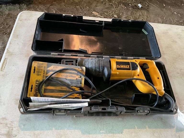 DeWalt Corded Sawzall in Case with Extra Blades
