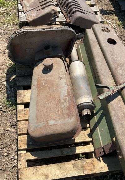JD hood, fuel tank, muffler off John Deere H
