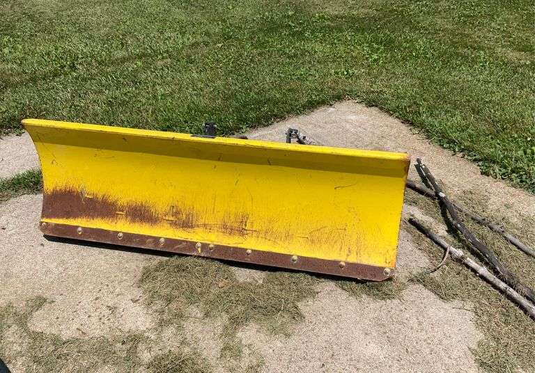 John Deere UO54L front mount angle blade. Hydraulic lift manual angle