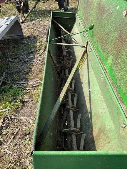 JD drop spreader, 8ft pull type