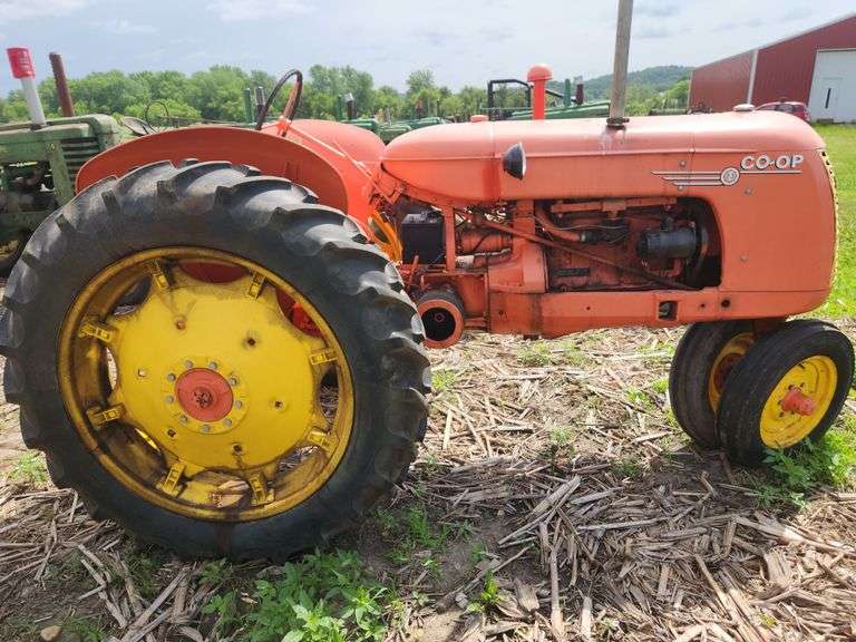 1948 Co-op E3 Tractor, NF, Runs & drives; no battery