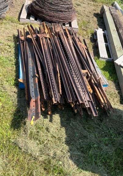Pallet of Steel 6ft fence posts. 75 count