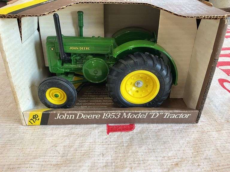 Ertl 1/16 JD 1953 model D tractor