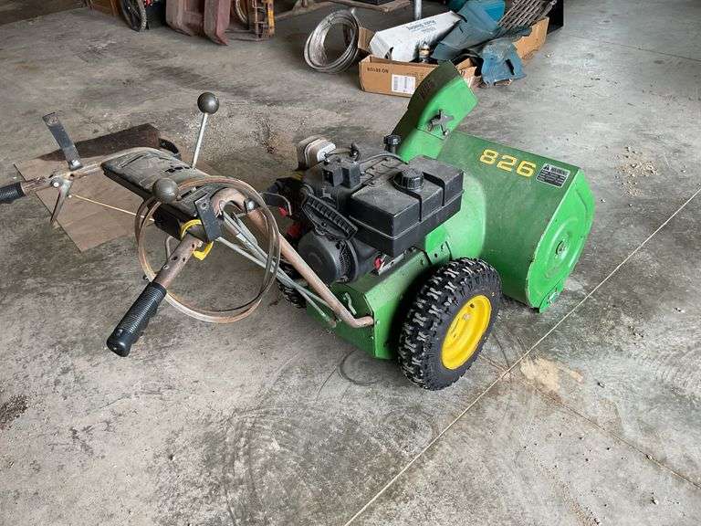 John Deere 826 Snowblower