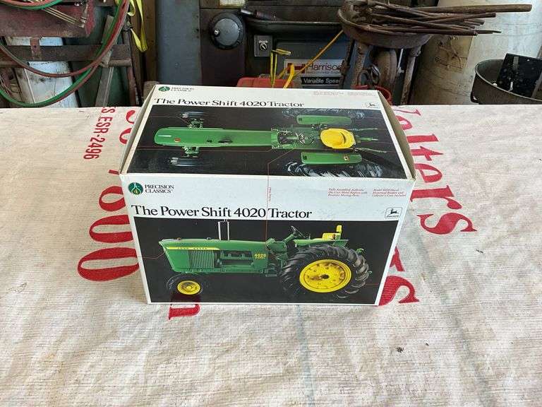 Ertl 1/16 Precision Classics JD Powershift 4020 tractor