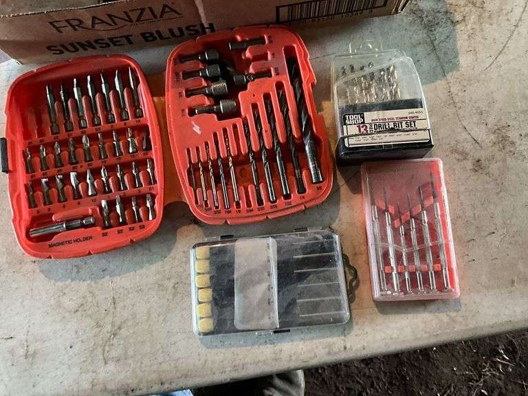Assorted Drill Bits, Drill Bit Sets, Extractor Set, Small Screw Drivers
