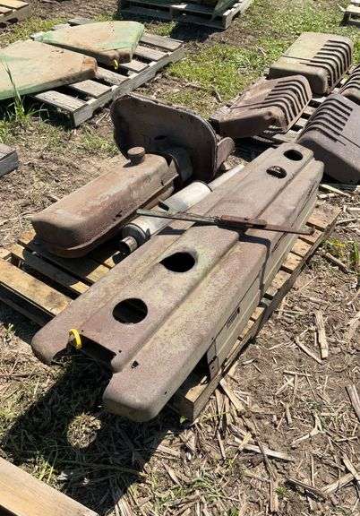 JD hood, fuel tank, muffler off John Deere H