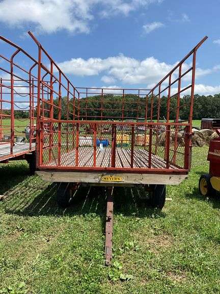 Meyers 18'x8' Bale Throw Rack, Wood Floor and Stringers, MN 10 Ton ...
