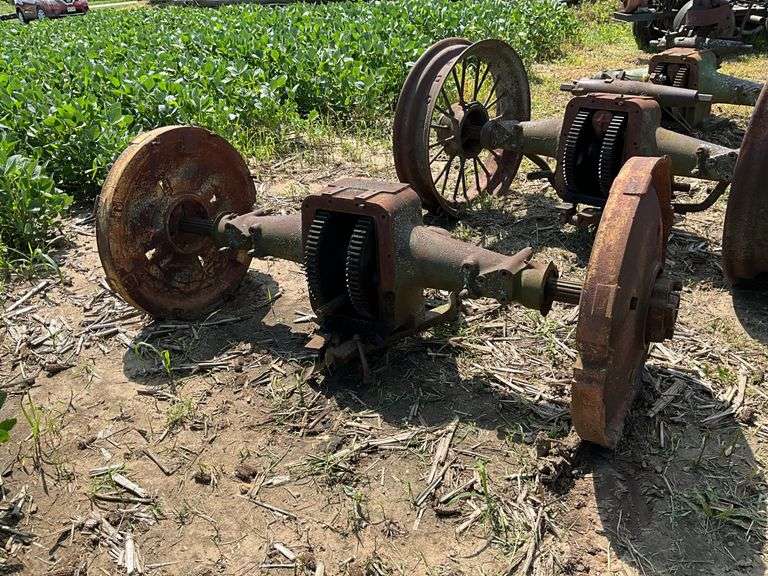 John Deere axle housing & axles for John Deere A, w/cast inner mounts