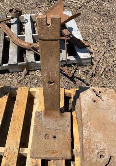 Set of John Deere 10 and 20 series front weight brackets
