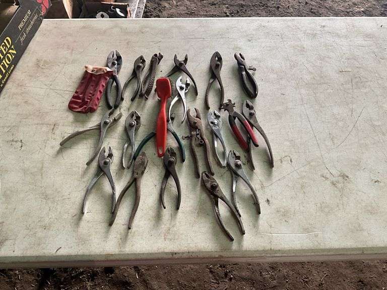 Flat of Assorted Pliers