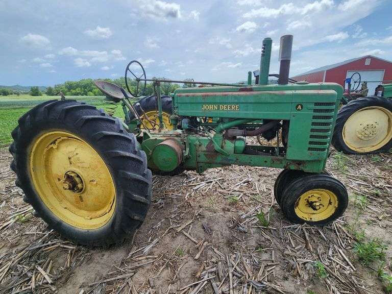 1940 John Deere A Tractor, NF, 4sp, PTO w/Side Hill Clutch, Free; runs/need