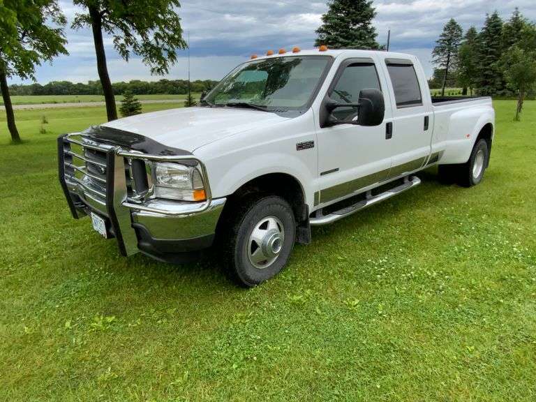 ** 2002 Ford F-350, 7.3 Diesel, Lariat, 4 Door, Dually, 83,000 Miles, B&W 5