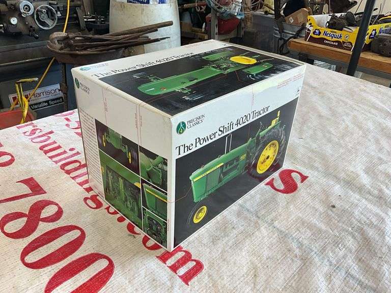 Ertl 1/16 Precision Classics JD Powershift 4020 tractor