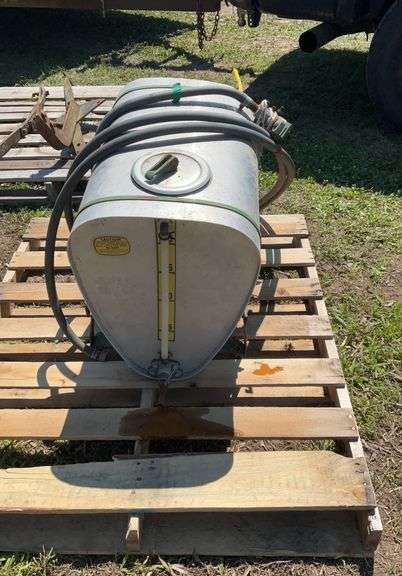 JD aluminum Liquid fertilizer tank off JD 290 corn planter