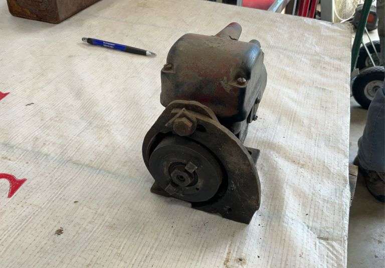 IH 4 cylinder magneto
