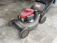Honda HRC 216 Hydrostatic Commercial walk behind mower