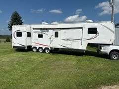 ***2018 Premier 5th Wheel camper; 38FW2018, 38FT, tri-axle with front maste