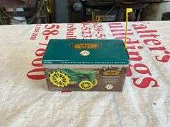 Ertl 1/16 JD 1924 Model D Tractor laser etched special anniversary edition