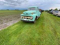 ** 1952 Ford Pickup, 1-ton, Step Side Box, Flat Head V8, Manual 4sp. w/Box 