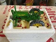 Ertl 1/16 precision classics Model A tractor w/ 290 series cultivator