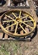 (2) JD metal rims w/cast centers off John Deere B, flat spokes