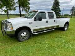 ** 2002 Ford F-350, 7.3 Diesel, Lariat, 4 Door, Dually, 83,000 Miles, B&W 5