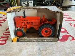 Ertl 1/16 JD 1947 Model MI tractor