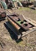John Deere parts off A : hood, 2 side shields