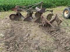 John Deere Yakima 200 3pt 3 bottom plow w/coulters w/3pt hitch attachment