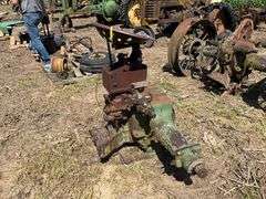 John Deere A rear housing w/cut off axles