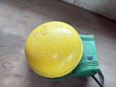 John Deere StarFire 3000 Receiver Globe, SF1, Old Style Mounts, Sells with 