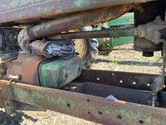 1940 John Deere B tractor, NF; 11-38 tires/rims; non runner - stuck 

SN#09