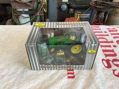 Ertl 1/16 JD Model 70 Restoration tractor