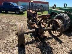 1936 John Deere Unstyled B Tractor, Front metal wheels, rear metal rims, ro
