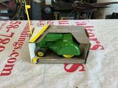 Ertl 1/16 JD 1953 Model 60 Orchard tractor