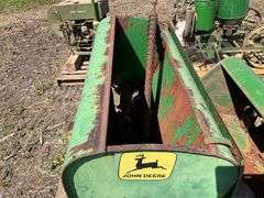 John Deere 2 row model #71 corn planter w/fertilizer