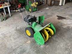 John Deere 826 Snowblower