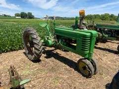 1939 John Deere B Tractor, Rear Flat Spokes (not cut), NF, Runs

SN#79473