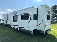 ***2018 Premier 5th Wheel camper; 38FW2018, 38FT, tri-axle with front maste