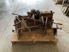 The General 5 star Power Digger w/ three augers and gas can
