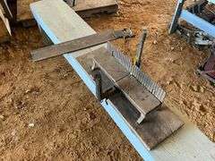 Miter box saw
