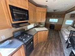 ***2018 Premier 5th Wheel camper; 38FW2018, 38FT, tri-axle with front maste