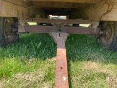 20ft x 8 1/2ft hay rack on JD running gear