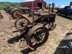 1936 John Deere Unstyled B Tractor, Front metal wheels, rear metal rims, ro