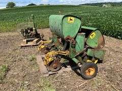 John Deere 2 row model #71 corn planter w/fertilizer
