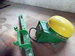 John Deere StarFire 3000 Receiver Globe, SF1, Old Style Mounts, Sells with 