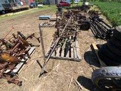 JD H cultivator mounted 2 row cultivator