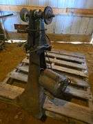 Pedestal grinder